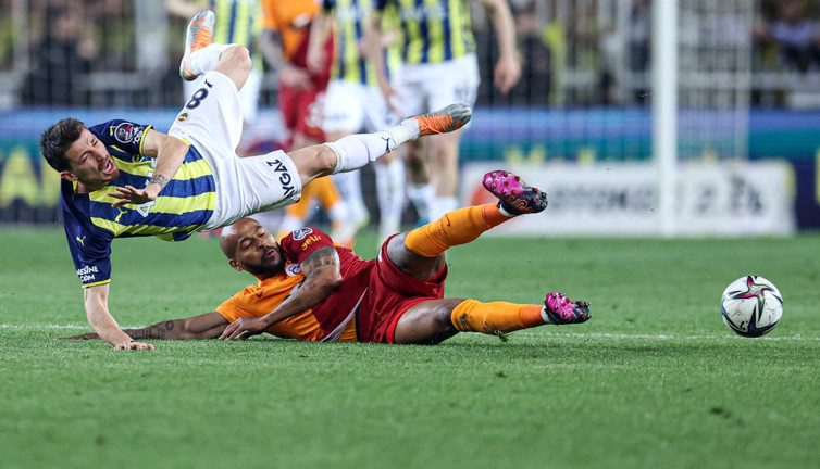 Fenerbahçe'nin Galatasaray karşısındaki bilinmeyen üstünlüğünü açıkladı. Nöbetçi futbol yazarı Tansu Sarı yazdı