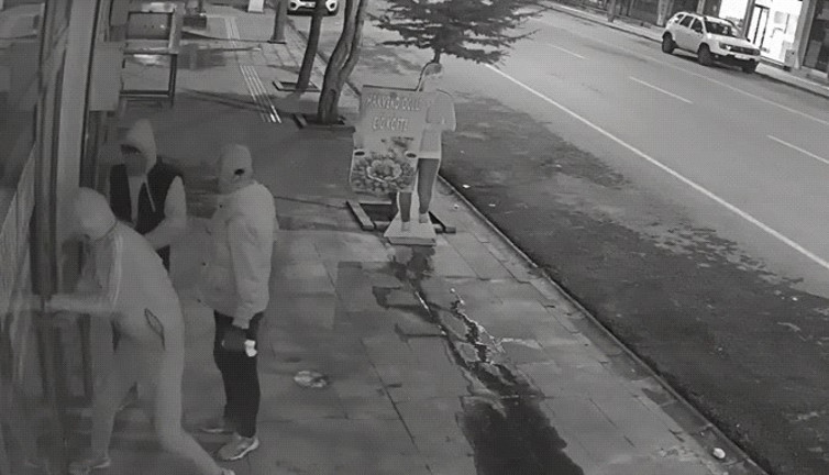 Bitlis'te eczane soygunu