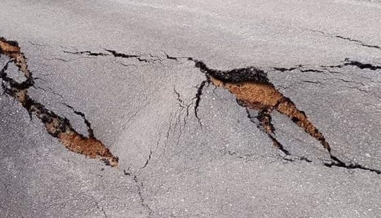 Kastamonu'da köy yolu ulaşıma kapandı