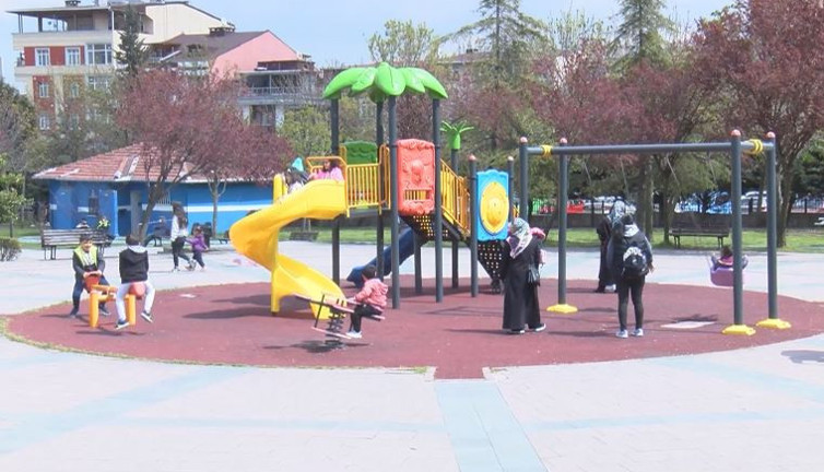 Anne babalar dikkat! Çocuk parklarındaki büyük tehlike: Çocuklarda boğulmalara sebep olabilir