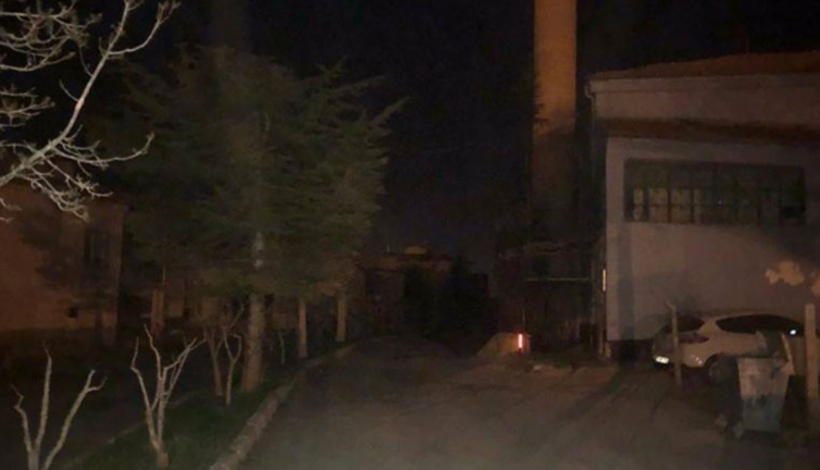 Kemerhisar'da elektrik kesintisi 12 saat iaştı! "İkinci bir Isparta vakası olsun istemiyoruz"