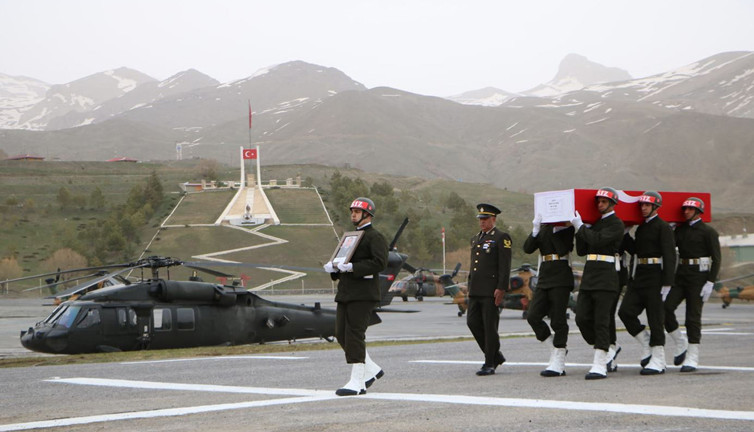 Şehit üsteğmen için Hakkari'de uğurlama töreni