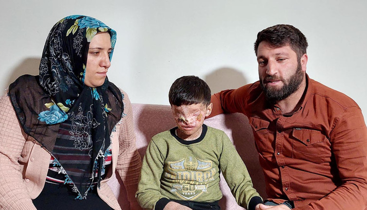 Gözleri kapanan Salih'ten yürek yakan sözler: Ailemi merak ediyorum