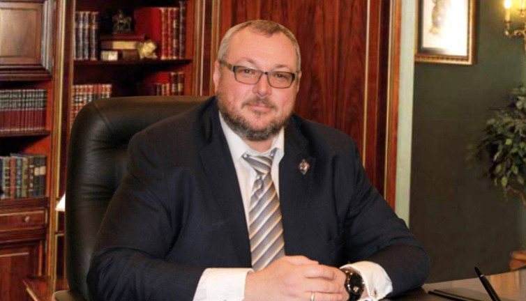 Rus milyarder, hamile eşi ve kızıyla birlikte evinde ölü bulundu