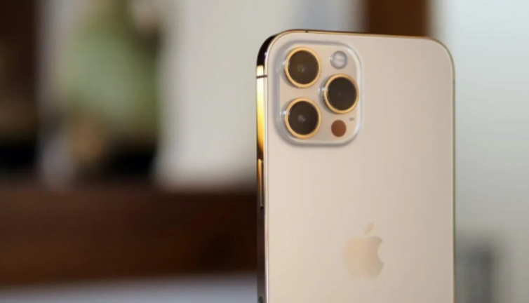 iPhone 13 satışa başlayınca SE satışları durdu