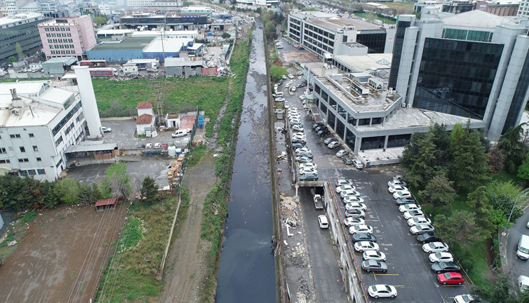 Ayamama Deresi'nin rengi yeniden mavi oldu! Marmara Denizi’ne dökülüyor…
