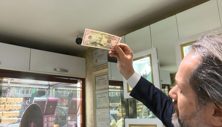 Sahte dolara dikkat! Döviz bürosu çalışanları bile ayırt edemiyor...