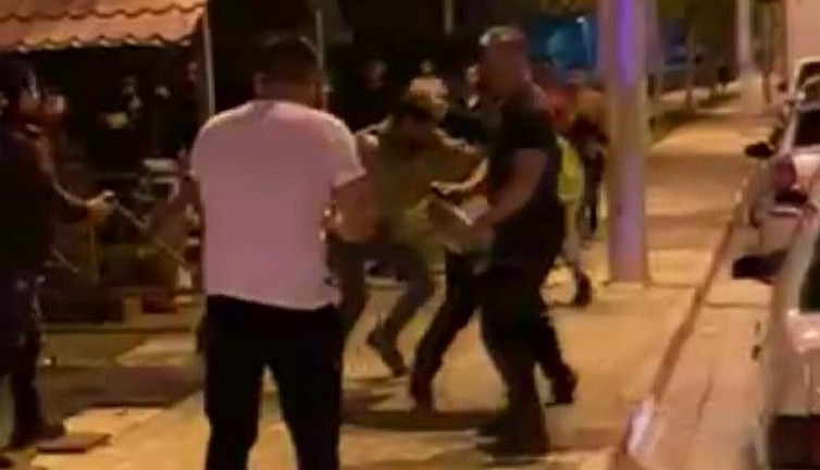 2 polise tekme ve yumruklu saldırı