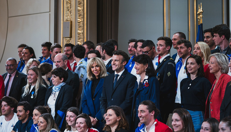 Fransa’da Macron-Le Pen yarışı başladı