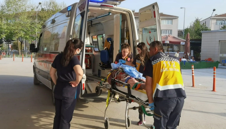 Çamaşır asarken asansör boşluğuna düştü. Talihsiz kadın ölümden döndü