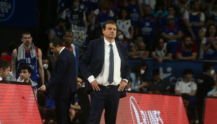Anadolu Efes'te başantrenör Ergin Ataman gözünü kupaya dikti