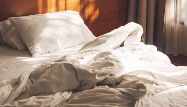 Çarşaf yıkama sıklığıyla ilgili araştırma yapıldı: Bekar erkekler dört aya kadar yıkamıyor