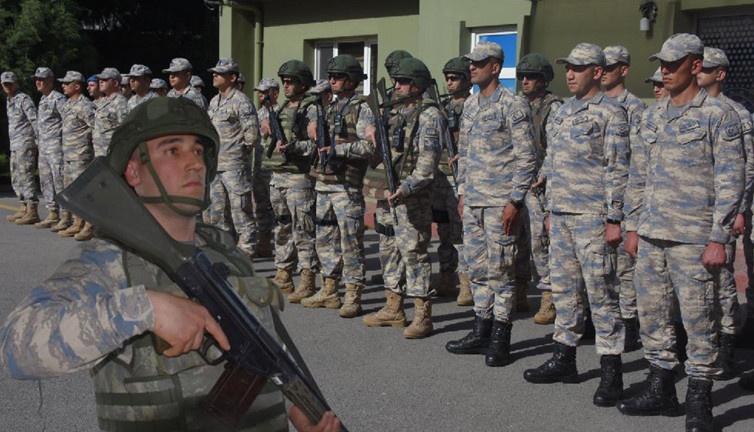 Mehmetçikler bayramda vatan nöbetinde