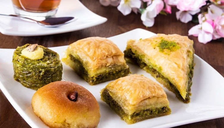 Uzmanından Bayram öğünleri için baklava ve börek çıkışı