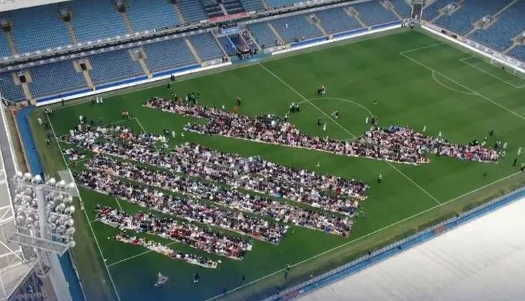 Blackburn Rovers'tan Müslümanlara büyük jest! Futbol sahalarında görülmemiş olay