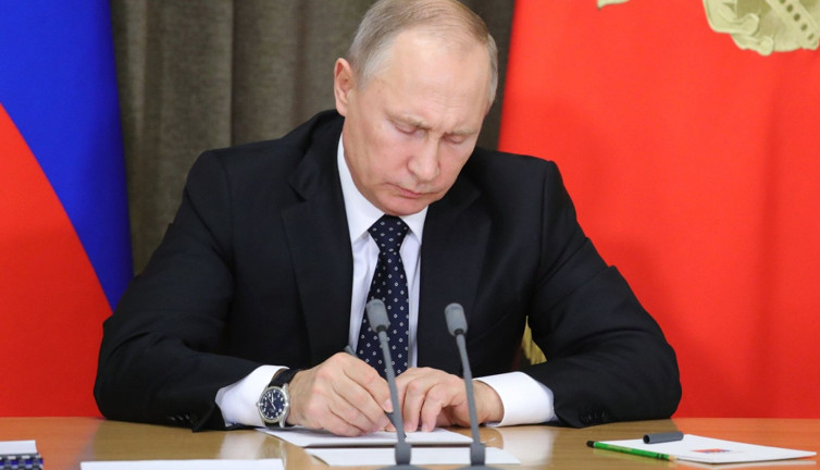 Rusya'dan düşman ülkelere misilleme: Putin onayladı