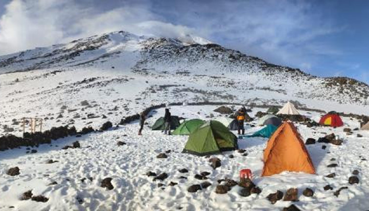 5 saatte Ağrı Dağı'na tırmandı