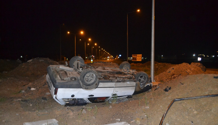 Alkollü sürücü takla atan otomobilden sapasağlam çıktı