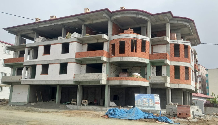 AKP'li il başkanının şantiyesinde çalışan işçi 3. kattan düşerek hayatını kaybetti