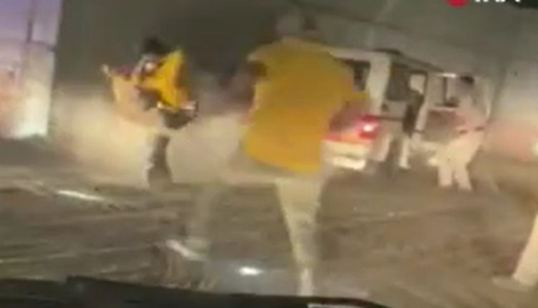 Hindistan’da leopar köye indi polise saldırdı o anlar kaydedildi