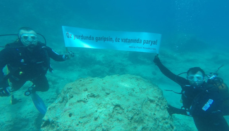 Türklerin kendi vatanında evsiz kalması böyle protesto edildi: Öz yurdunda garipsin, öz vatanında parya