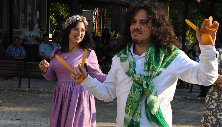 Brezilyalı müzisyen Türk kızıyla evlendi! Tahta kaşıkla çiftetelli oynadı…