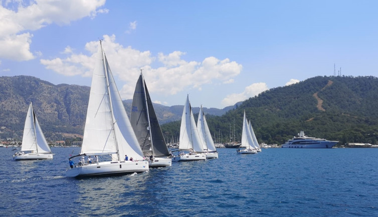 Atatürk'ü Anma 19 Mayıs Gençlik ve Spor Kupası yelken yarışları Muğla'da başladı