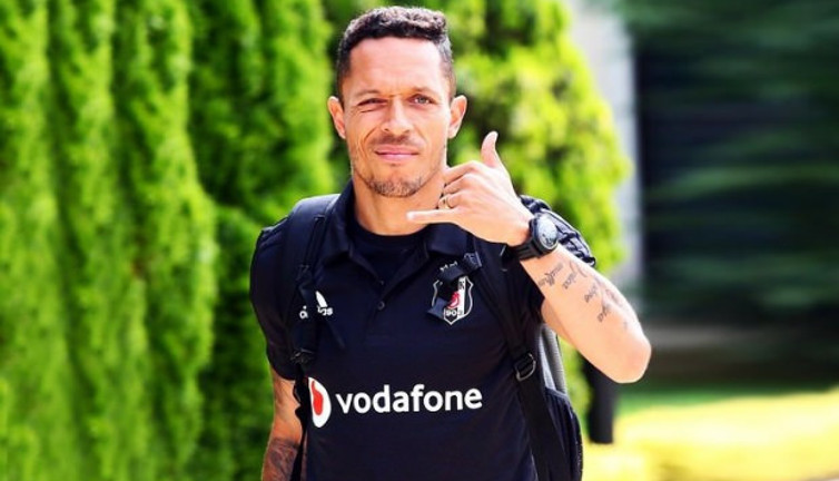 Beşiktaş'ın eski yıldızından Oğuzhan itirafı