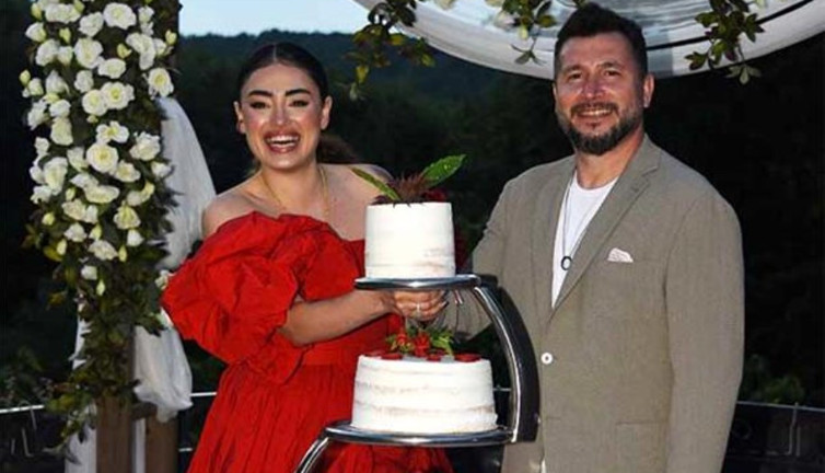 Dilan Çıtak Tatlıses şok oldu: Elbiseme köpek tuvaletini yaptı