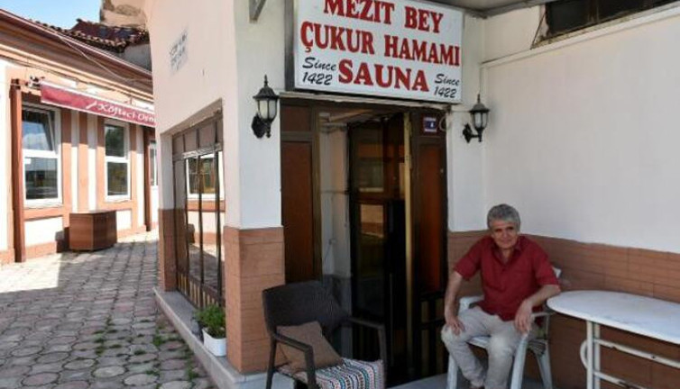 600 yıllık tarih satılıyor. Padişah 2.Murad döneminde yapılan hamama alıcı bekleniyor.