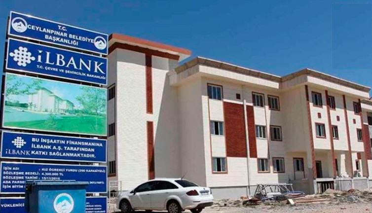 Kız öğrenci yurdu, AKP'li başkana makam oldu