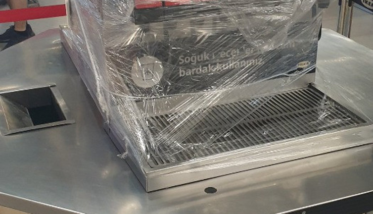 Ünlü mağazadaki sınırsız içecek bölümü ‘elini dayayıp çeşmeden su içer gibi içenler’ nedeniyle kapatıldı