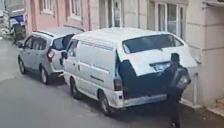 Araç sahiplerinin korkulu rüyası olmuştu. 11 araçtan 247 bin liralık hırsızlığın şüphelisi yakalandı