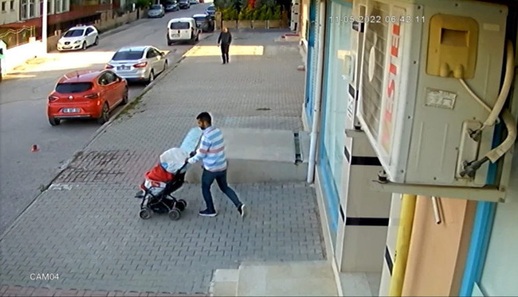 Bebek arabalı hırsız güvenlik kamerasına yakalandı