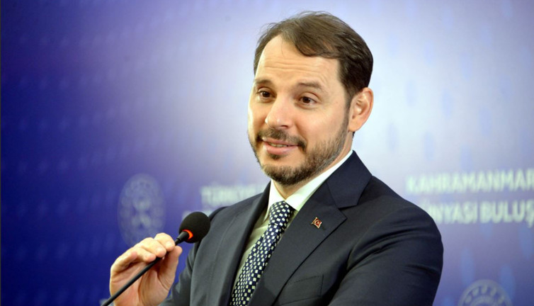 Berat Albayrak kolları sıvadı dönüyor