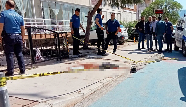 Cani koca 61 yaşındaki karısını vahşice katletti