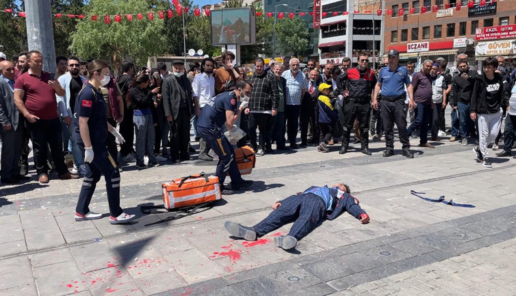 Gerçeğini aratmayan senaryo! Maganda kurşununa karşı tiyatrolu uyarı...