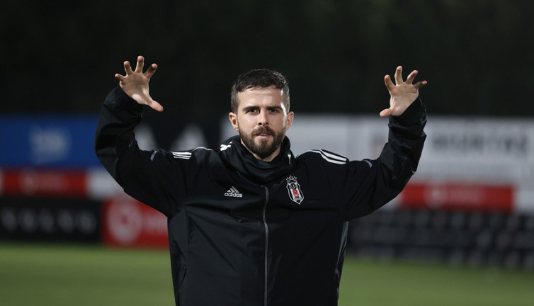 Pjanic, Beşiktaş'a veda etti (20 Mayıs 2022)