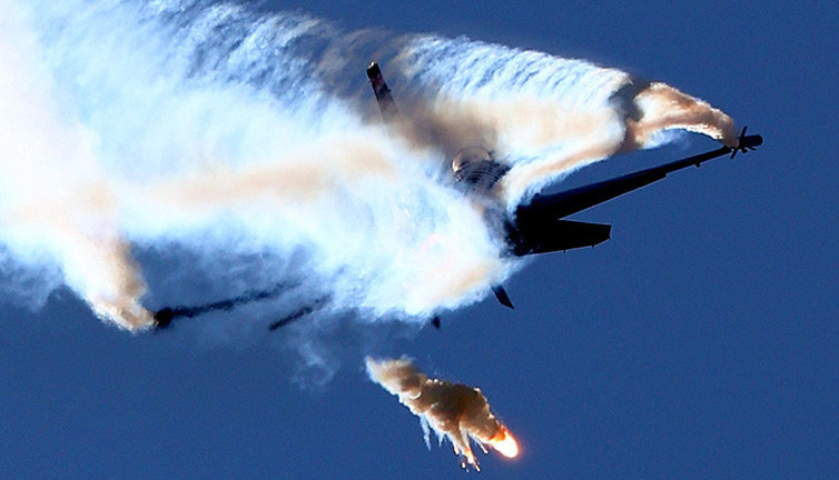 Solo Türk'ten muhteşem görüntüler İşte ''Kobra Manevrası''