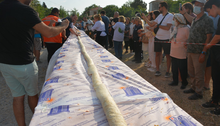 Vegan Festivali'nde 50 metrelik dürüm hazırlandı