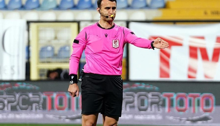 Başakşehir - Trabzonspor maçının VAR hakemi açıklandı