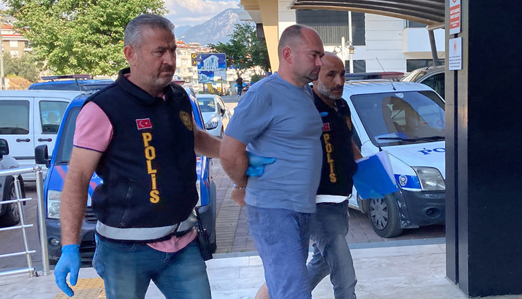 Korkunç cinayetin ayrıntıları ortaya çıktı! Ukraynalı baba 2 çocuğunu öldürüp, eşini yaralamıştı…