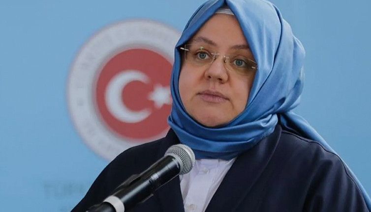 Eski bakan Selçuk'un bir koltuğu daha oldu. Sektörde hiç bir eğitimi yokken 40 bin TL maaşla KARDEMİR'e atanmıştı