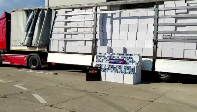 Mersin'de 18 milyon makaron ele geçirildi