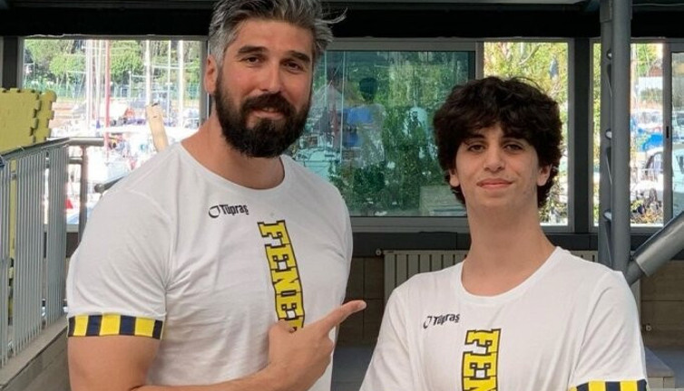 34 yıllık Türkiye rekorunu Fenerbahçeli genç yüzücü kırdı