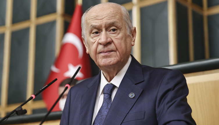 Devlet Bahçeli trollerin tuzağına düştü. CHP'yi eleştiriyordu...