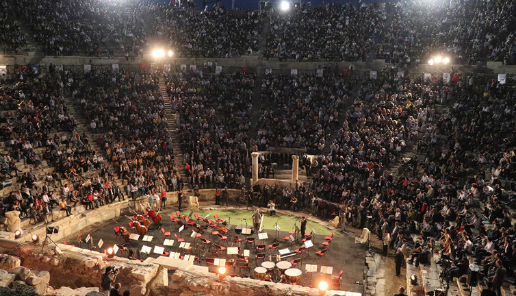 Antik tiyatro 1690 yıl sonra tekrar halkla buluştu