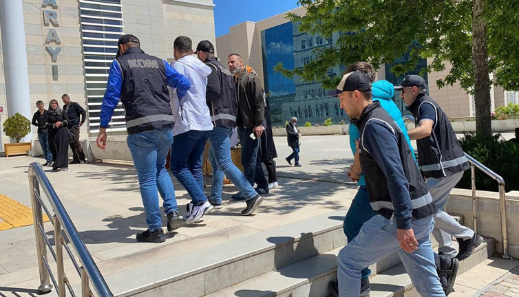 Elazığ'da piyasaya sahte para süren 2 şüpheli tutuklandı