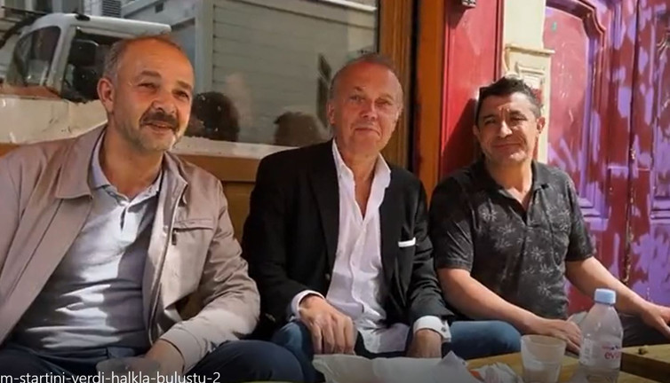 Paranın kokusunu her zaman önce alan Cem Uzan bu kez seçimin kokusunu aldı