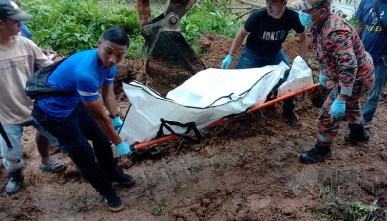 Suyun altından ok gibi fırlayan timsah köprüdeki adamı dişleriyle ikiye böldü